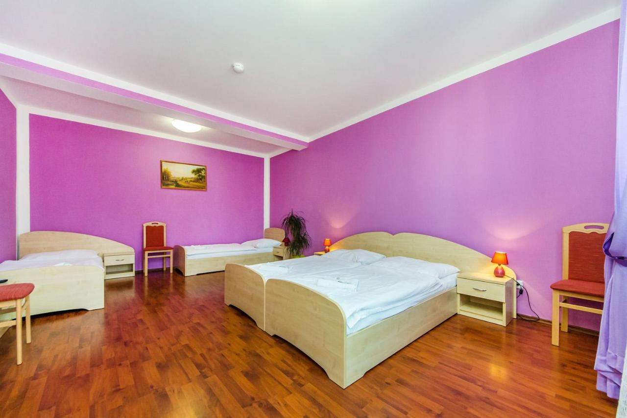 Hotel & Motorest V Udoli Zlateho Potoka Blsany Luaran gambar