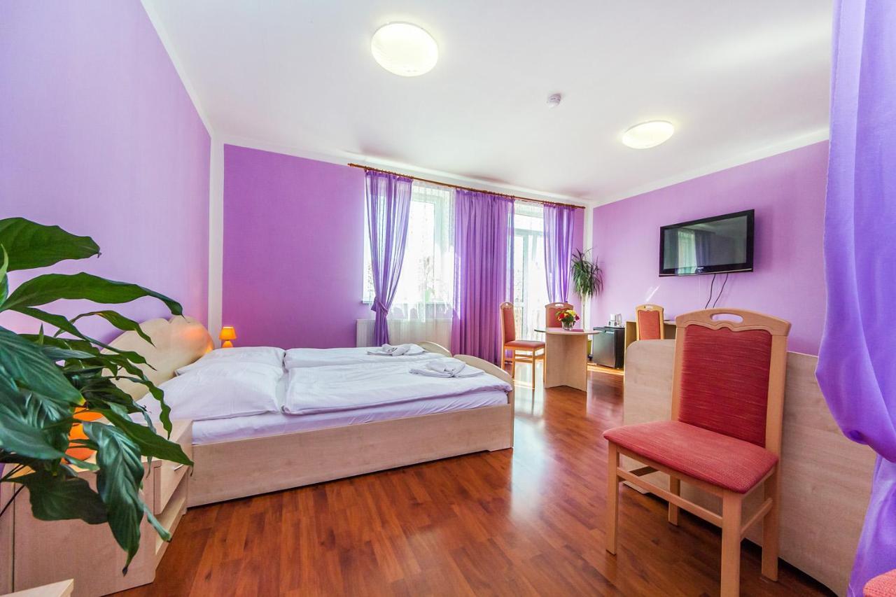 Hotel & Motorest V Udoli Zlateho Potoka Blsany Luaran gambar