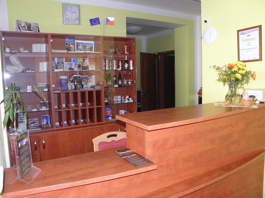Hotel & Motorest V Udoli Zlateho Potoka Blsany Luaran gambar