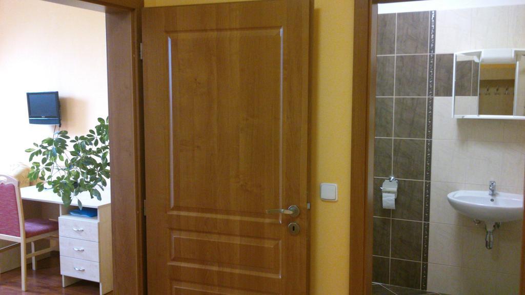 Hotel & Motorest V Udoli Zlateho Potoka Blsany Bilik gambar