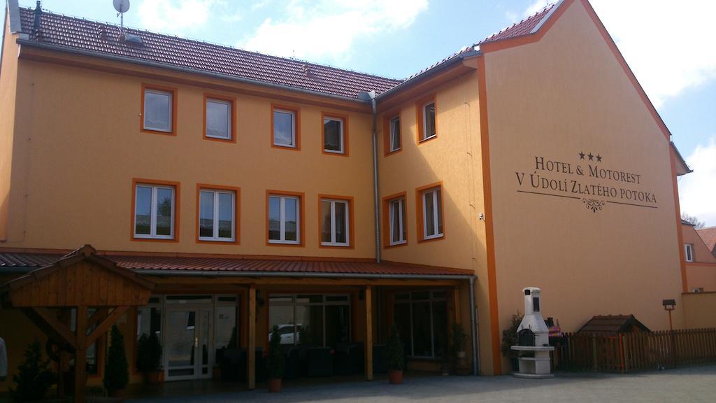 Hotel & Motorest V Udoli Zlateho Potoka Blsany Luaran gambar